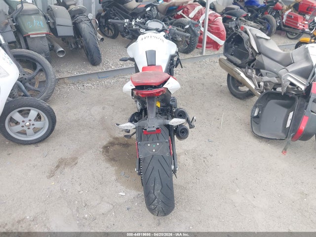 Ducati Monster 2024 ZDMMAMDT9RB009649 Image 6