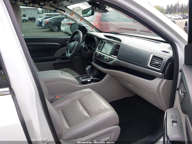 Toyota Highlander Limited Platinum 2017 5TDDZRFH1HS436955 Image 18