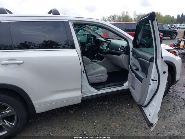 Toyota Highlander Limited Platinum 2017 5TDDZRFH1HS436955 Image 5