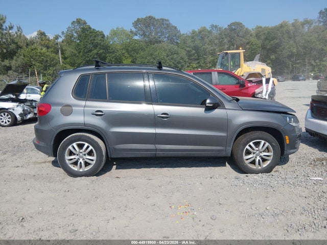 2015 Volkswagen Tiguan S მანქანა იყიდება აუქციონზე, vin: WVGAV7AXXFW611052, აუქციონის ნომერი: 44919900