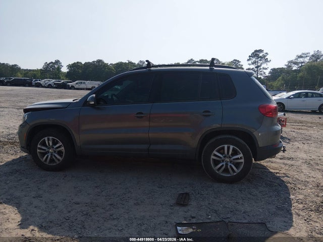 2015 Volkswagen Tiguan S მანქანა იყიდება აუქციონზე, vin: WVGAV7AXXFW611052, აუქციონის ნომერი: 44919900