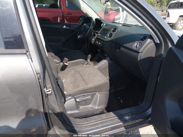 2015 Volkswagen Tiguan S მანქანა იყიდება აუქციონზე, vin: WVGAV7AXXFW611052, აუქციონის ნომერი: 44919900