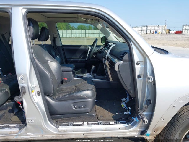 2018 Toyota 4runner Limited მანქანა იყიდება აუქციონზე, vin: JTEZU5JR6J5188254, აუქციონის ნომერი: 44920032