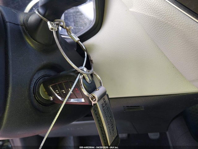5YFEPMAE1NP347272 Toyota COROLLA LE