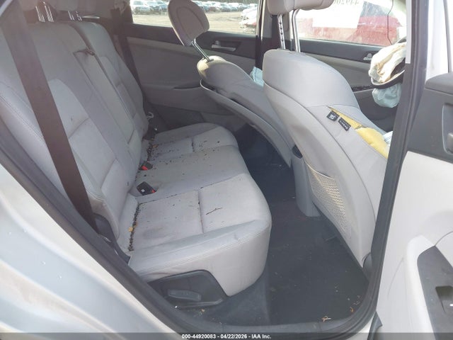 Aukcja sprzedaży 2017 Hyundai Tucson Value, vin: KM8J3CA25HU570038, numer aukcji: 44920083