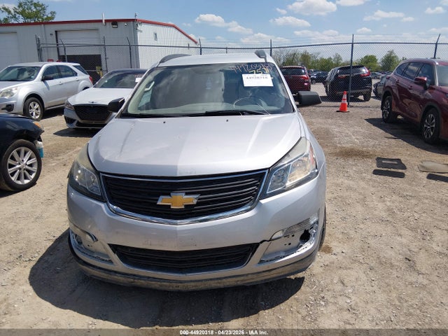 Продажа на аукционе авто 2017 Chevrolet Traverse Ls, vin: 1GNKRFED2HJ197571, номер лота: 44920318