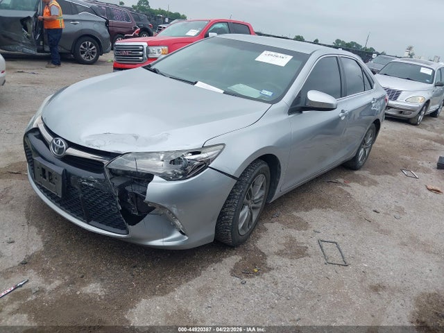 44920387 :رقم المزاد ، 4T1BF1FK0HU386019 vin ، 2017 Toyota Camry Se مزاد بيع