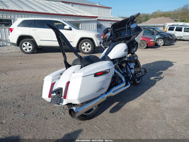 Harley-Davidson FLTRX 2024 1HD1KH710RB643718 Image 4