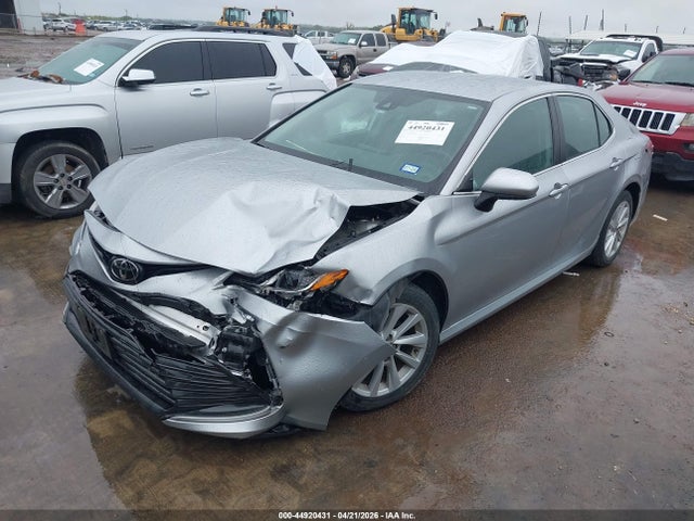 Продаж на аукціоні авто 2021 Toyota Camry Le, vin: 4T1C11AKXMU604181, номер лоту: 44920431