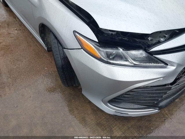 Продаж на аукціоні авто 2021 Toyota Camry Le, vin: 4T1C11AKXMU604181, номер лоту: 44920431