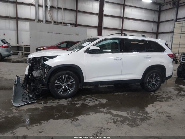 Toyota Highlander Le Plus 2019 5TDBZRFH5KS742443 Image 15