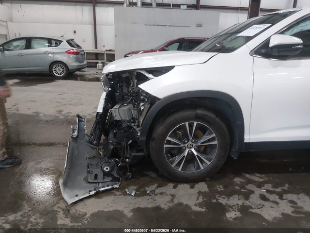 Toyota Highlander Le Plus 2019 5TDBZRFH5KS742443 Image 19