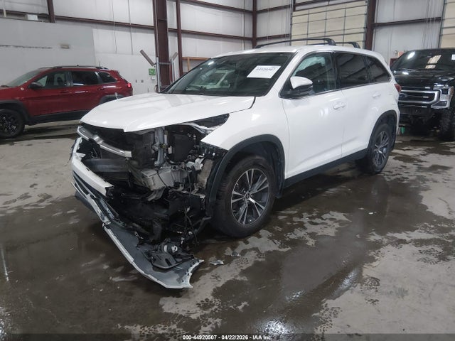 Toyota Highlander Le Plus 2019 5TDBZRFH5KS742443 Image 2