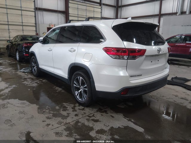 Toyota Highlander Le Plus 2019 5TDBZRFH5KS742443 Image 3