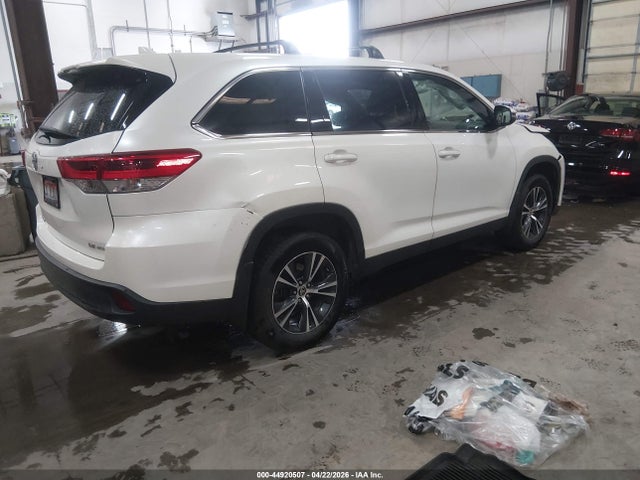 Toyota Highlander Le Plus 2019 5TDBZRFH5KS742443 Image 4