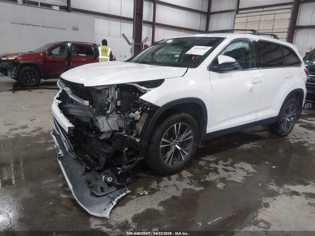 Toyota Highlander Le Plus 2019 5TDBZRFH5KS742443 Image 6