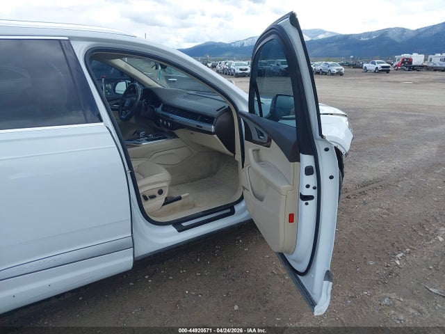 Audi Q7 2.0t Premium 2018 WA1LHAF72JD006807 Image 5