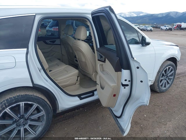 Audi Q7 2.0t Premium 2018 WA1LHAF72JD006807 Image 8