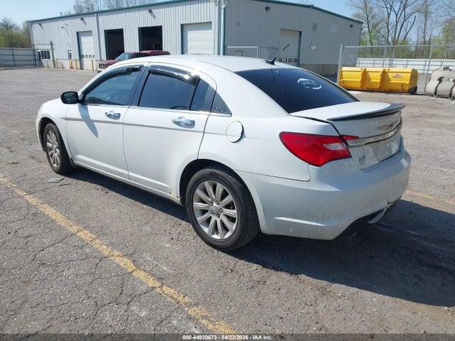 2013 Chrysler 200 Limited მანქანა იყიდება აუქციონზე, vin: 1C3CCBCG4DN744044, აუქციონის ნომერი: 44920673