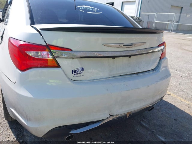 2013 Chrysler 200 Limited მანქანა იყიდება აუქციონზე, vin: 1C3CCBCG4DN744044, აუქციონის ნომერი: 44920673