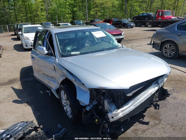 Продажа на аукционе авто 2015 Audi A4 2.0t Premium, vin: WAUBFAFL5FN002267, номер лота: 44920683