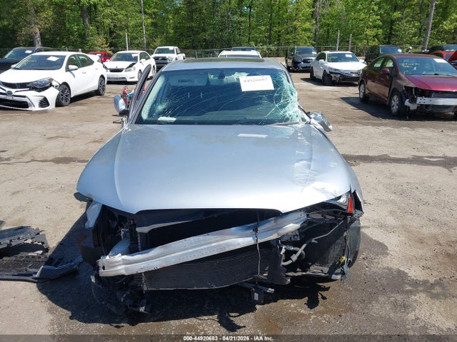 Продажа на аукционе авто 2015 Audi A4 2.0t Premium, vin: WAUBFAFL5FN002267, номер лота: 44920683
