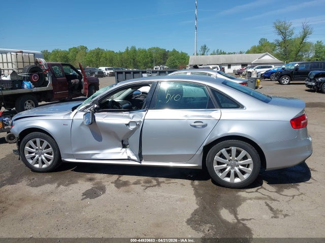 Продажа на аукционе авто 2015 Audi A4 2.0t Premium, vin: WAUBFAFL5FN002267, номер лота: 44920683