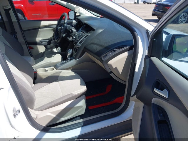 Ford FOCUS SE 2014 1FADP3F22EL431636 Image 5