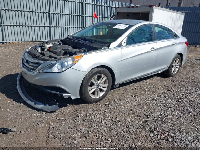 2014 Hyundai Sonata Gls მანქანა იყიდება აუქციონზე, vin: 5NPEB4AC5EH898556, აუქციონის ნომერი: 44920711