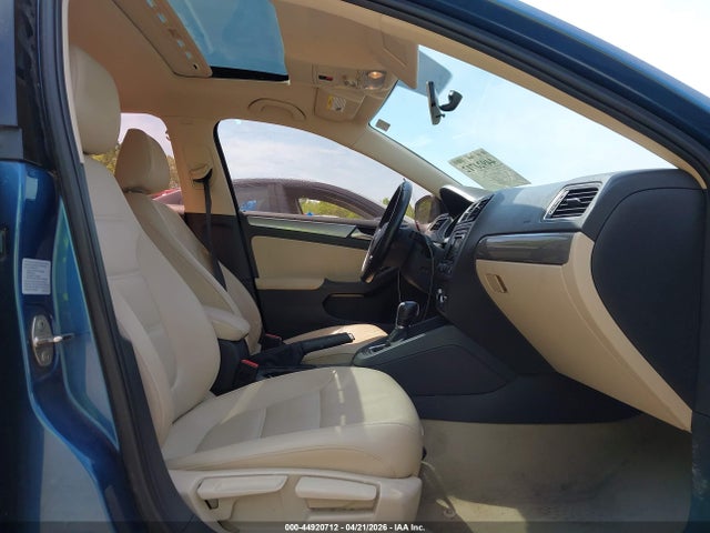 2015 Volkswagen Jetta 1.8t Se მანქანა იყიდება აუქციონზე, vin: 3VWD07AJ0FM357036, აუქციონის ნომერი: 44920712