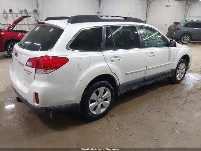 2011 Subaru Outback 2.5i Premium მანქანა იყიდება აუქციონზე, vin: 4S4BRBGC0B3403323, აუქციონის ნომერი: 44920720