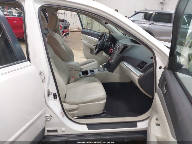 2011 Subaru Outback 2.5i Premium მანქანა იყიდება აუქციონზე, vin: 4S4BRBGC0B3403323, აუქციონის ნომერი: 44920720