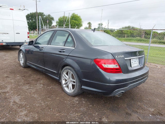 Продаж на аукціоні авто 2013 Mercedes-benz C 250 Sport, vin: WDDGF4HB6DR244818, номер лоту: 44920731