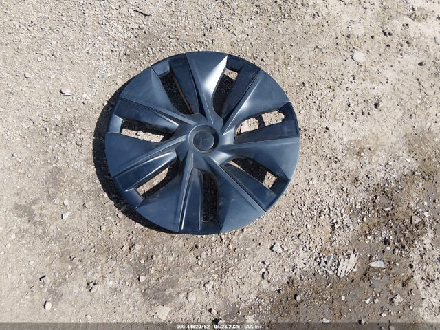 Продаж на аукціоні авто 2024 Tesla Model Y Long Range Dual Motor All-wheel Drive, vin: 7SAYGDEEXRA311914, номер лоту: 44920762