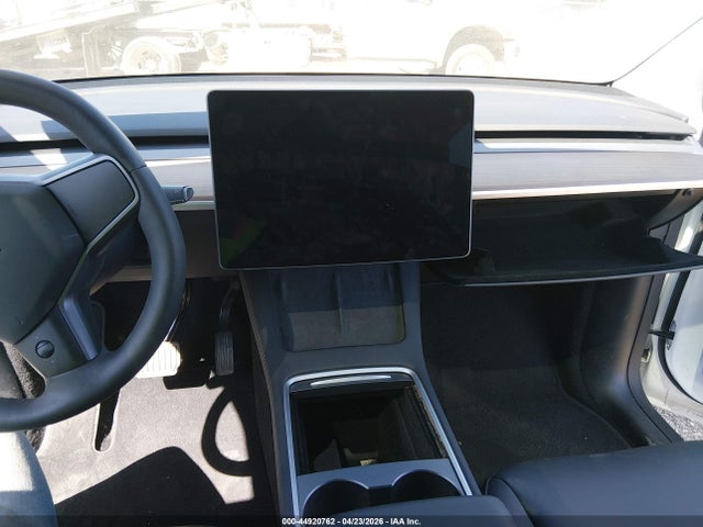 Продаж на аукціоні авто 2024 Tesla Model Y Long Range Dual Motor All-wheel Drive, vin: 7SAYGDEEXRA311914, номер лоту: 44920762