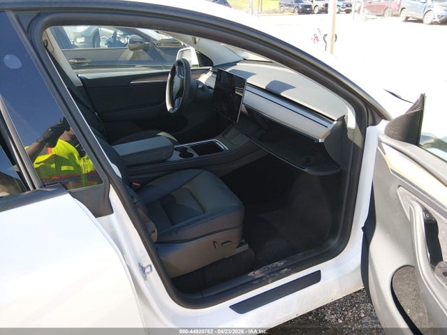 Продаж на аукціоні авто 2024 Tesla Model Y Long Range Dual Motor All-wheel Drive, vin: 7SAYGDEEXRA311914, номер лоту: 44920762