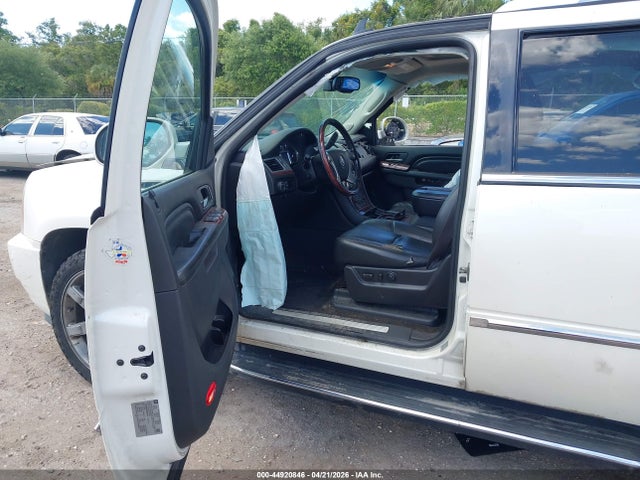 44920846 :رقم المزاد ، 1GYS4BEF2ER160478 vin ، 2014 Cadillac Escalade Luxury مزاد بيع