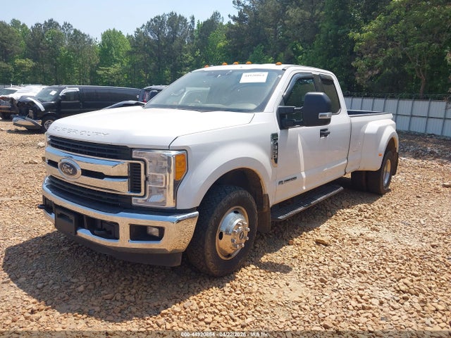44920864 :رقم المزاد ، 1FT8X3CT8HED63702 vin ، 2017 Ford F-350 Xlt مزاد بيع