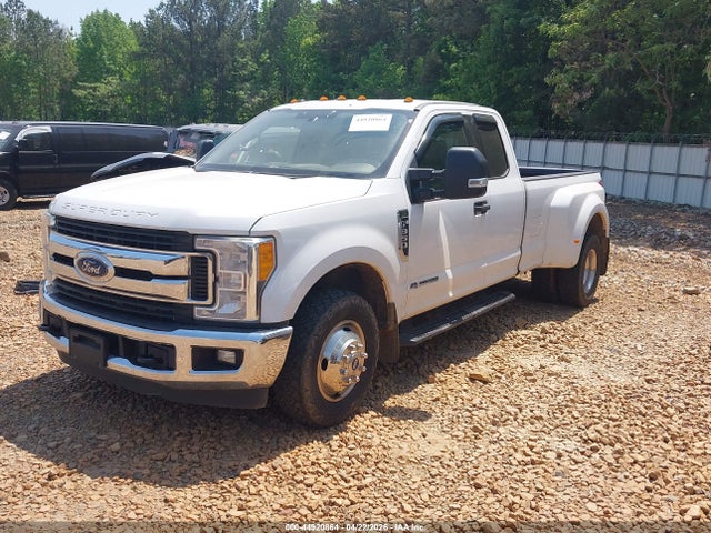 44920864 :رقم المزاد ، 1FT8X3CT8HED63702 vin ، 2017 Ford F-350 Xlt مزاد بيع