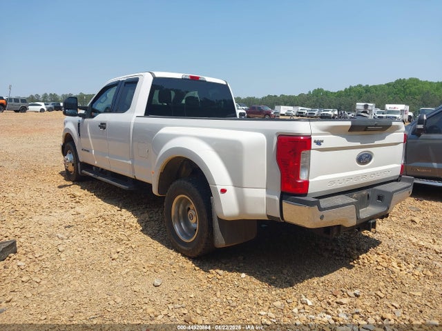 44920864 :رقم المزاد ، 1FT8X3CT8HED63702 vin ، 2017 Ford F-350 Xlt مزاد بيع