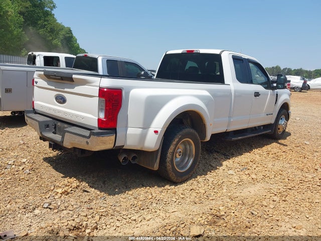 44920864 :رقم المزاد ، 1FT8X3CT8HED63702 vin ، 2017 Ford F-350 Xlt مزاد بيع
