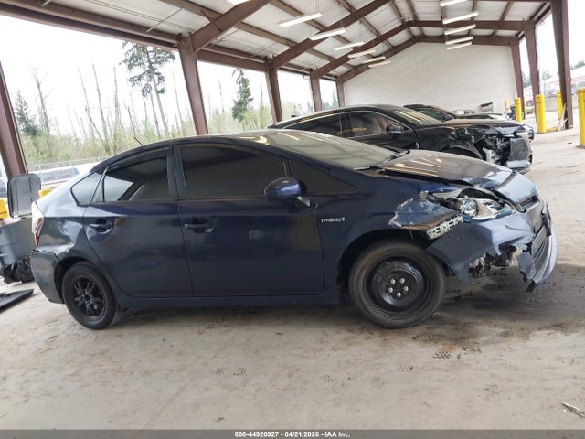Toyota Prius Three 2014 JTDKN3DU5E0389198 Image 13