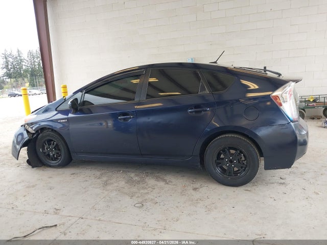 Toyota Prius Three 2014 JTDKN3DU5E0389198 Image 14