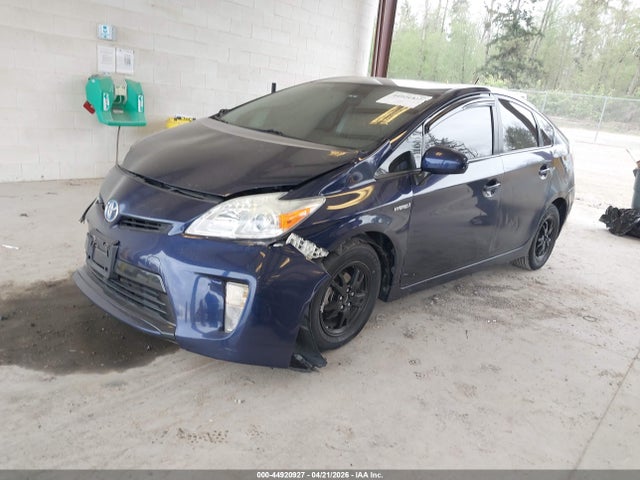 Toyota Prius Three 2014 JTDKN3DU5E0389198 Image 2
