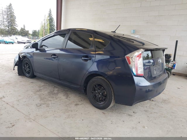 Toyota Prius Three 2014 JTDKN3DU5E0389198 Image 3