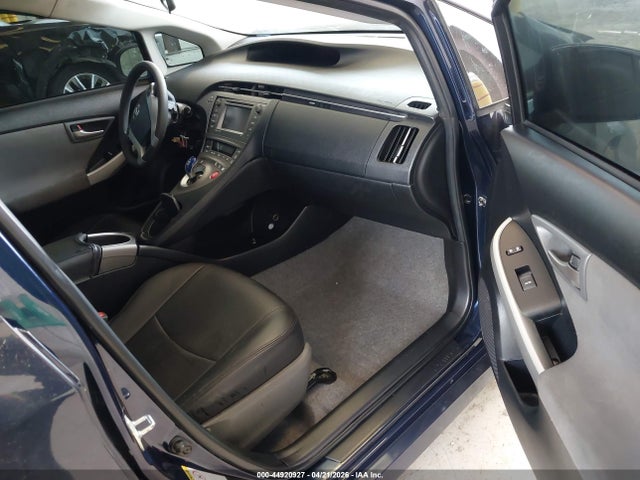Toyota Prius Three 2014 JTDKN3DU5E0389198 Image 5