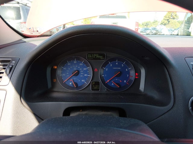 44920928 :رقم المزاد ، YV1672MK3B2233692 vin ، 2011 Volvo C30 T5 مزاد بيع
