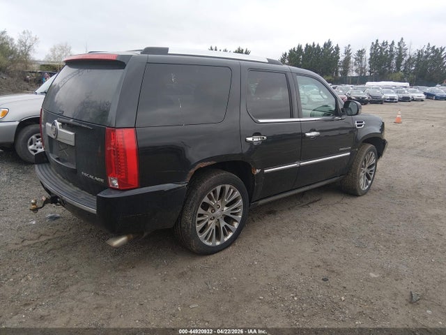 2010 Cadillac Escalade Premium მანქანა იყიდება აუქციონზე, vin: 1GYUKCEF5AR157881, აუქციონის ნომერი: 44920932