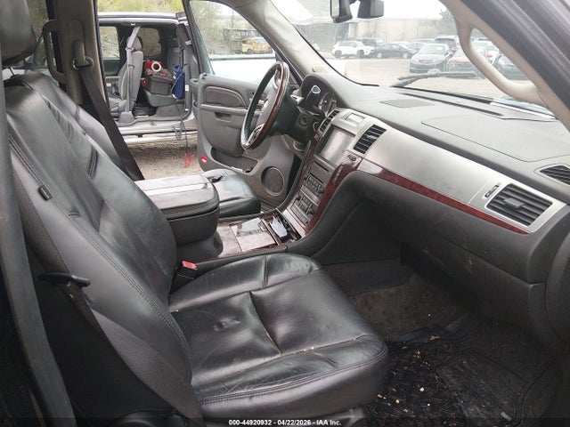 2010 Cadillac Escalade Premium მანქანა იყიდება აუქციონზე, vin: 1GYUKCEF5AR157881, აუქციონის ნომერი: 44920932
