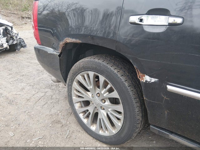 2010 Cadillac Escalade Premium მანქანა იყიდება აუქციონზე, vin: 1GYUKCEF5AR157881, აუქციონის ნომერი: 44920932
